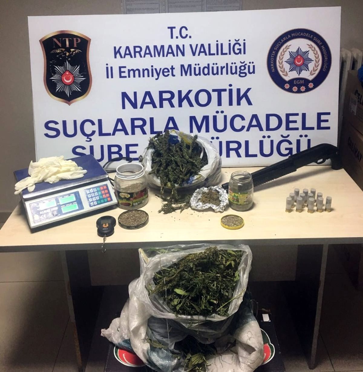 Karaman\'da 2 Kilo 600 Gram Esrar Ele Geçirildi