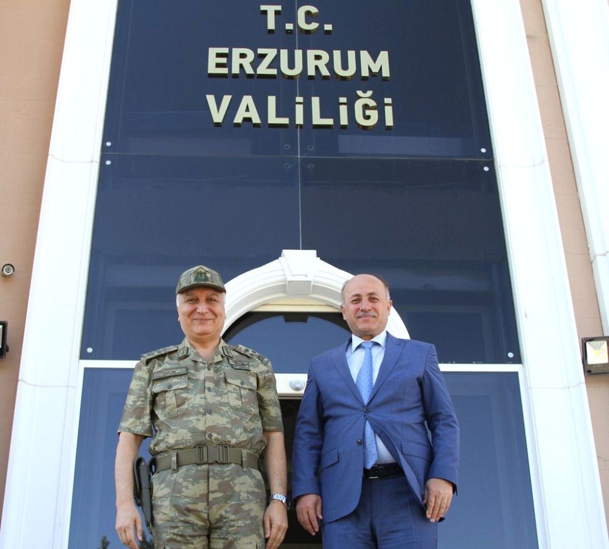 Paşa\'dan Vali Azizoğlu\'na Ziyaret