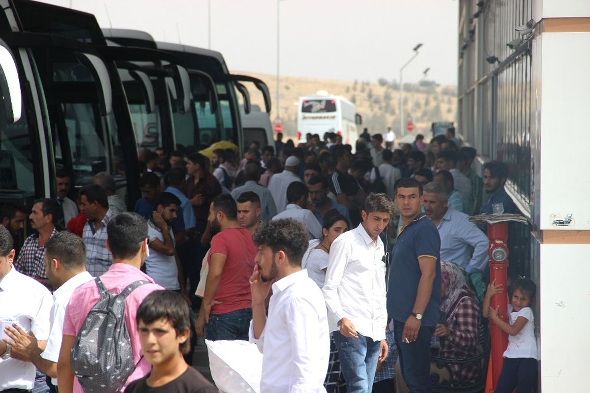 Şanlıurfa Otogarında Bayram Dönüşü Yoğunluğu