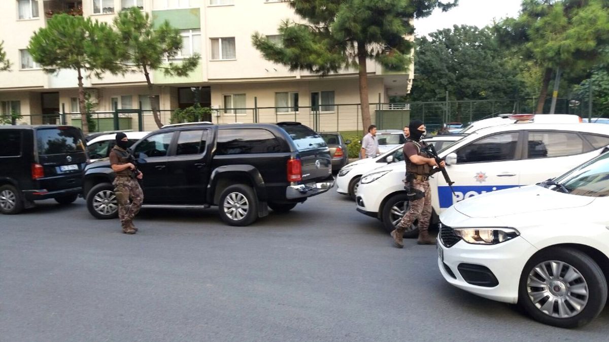 Savcının Oğlu Tartıştığı Şahıslara Lojmandan Ateş Açtı: 2 Yaralı