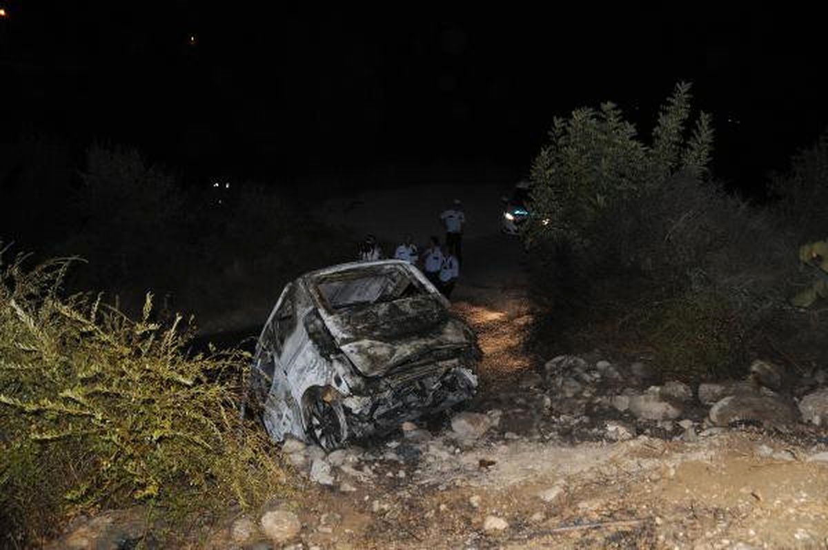 Sürücü Yanan Aracını Bırakıp Kaçtı