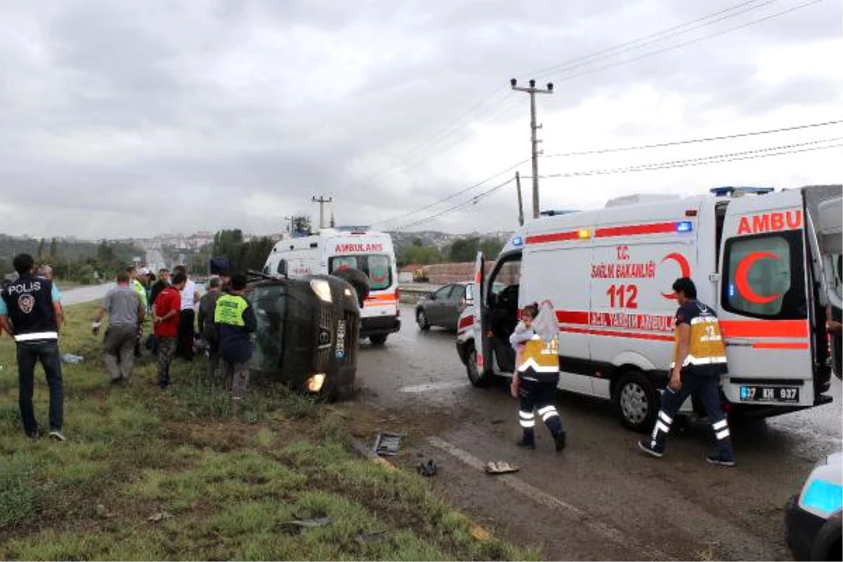 Tosya\'da Otomobil Takla Attı: 6 Yaralı