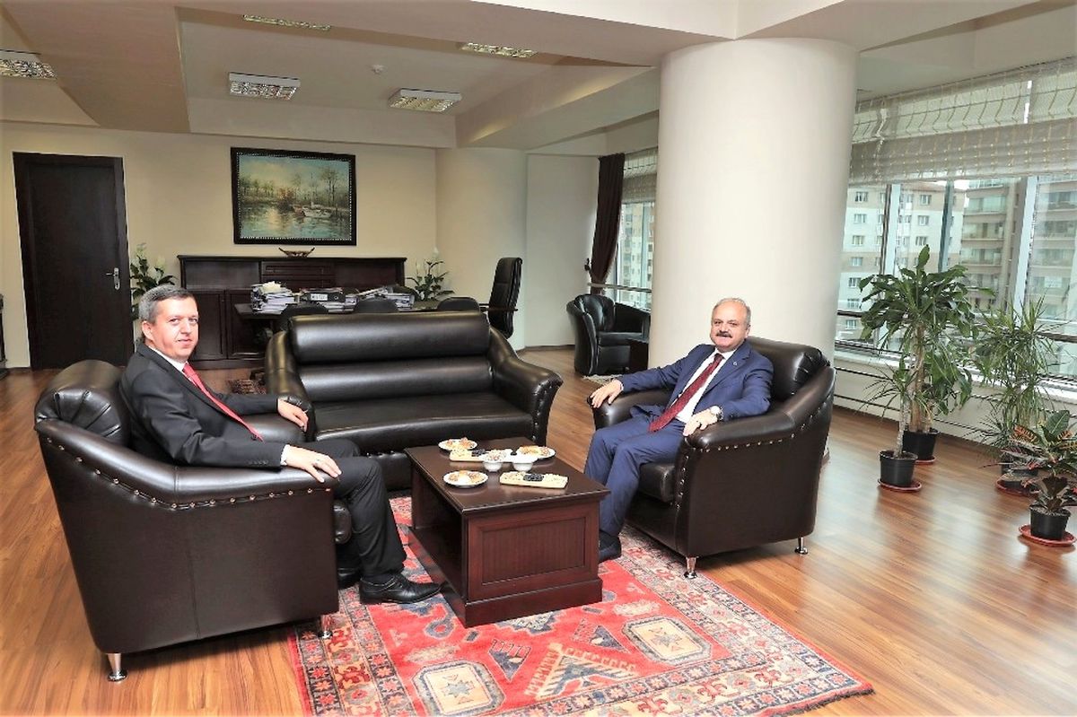 Vali Çakacak, Adalet Komisyonu Başkanı Şener\'i Ziyaret Etti