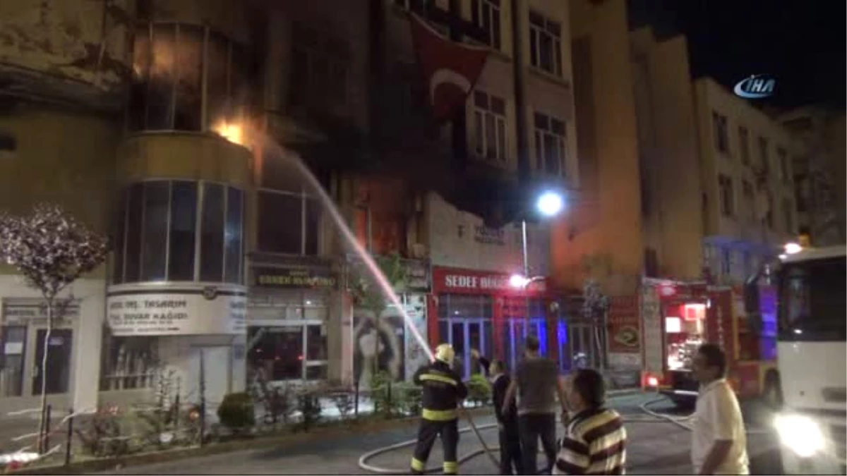 Yozgat\'ta Abide İş Hanı\'nda Çıkan Yangın Korkuttu