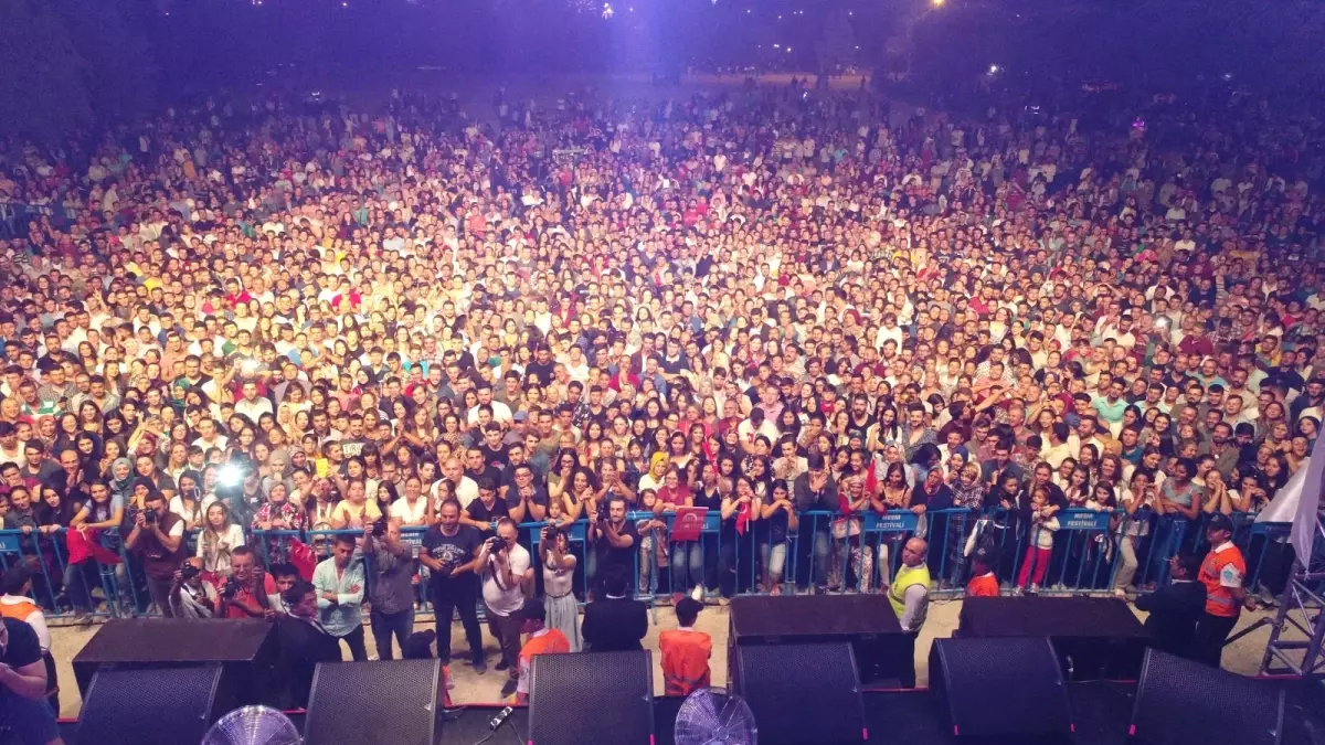 Akhisar\'da Müjdelerle Dolu Kurtuluş Coşkusu