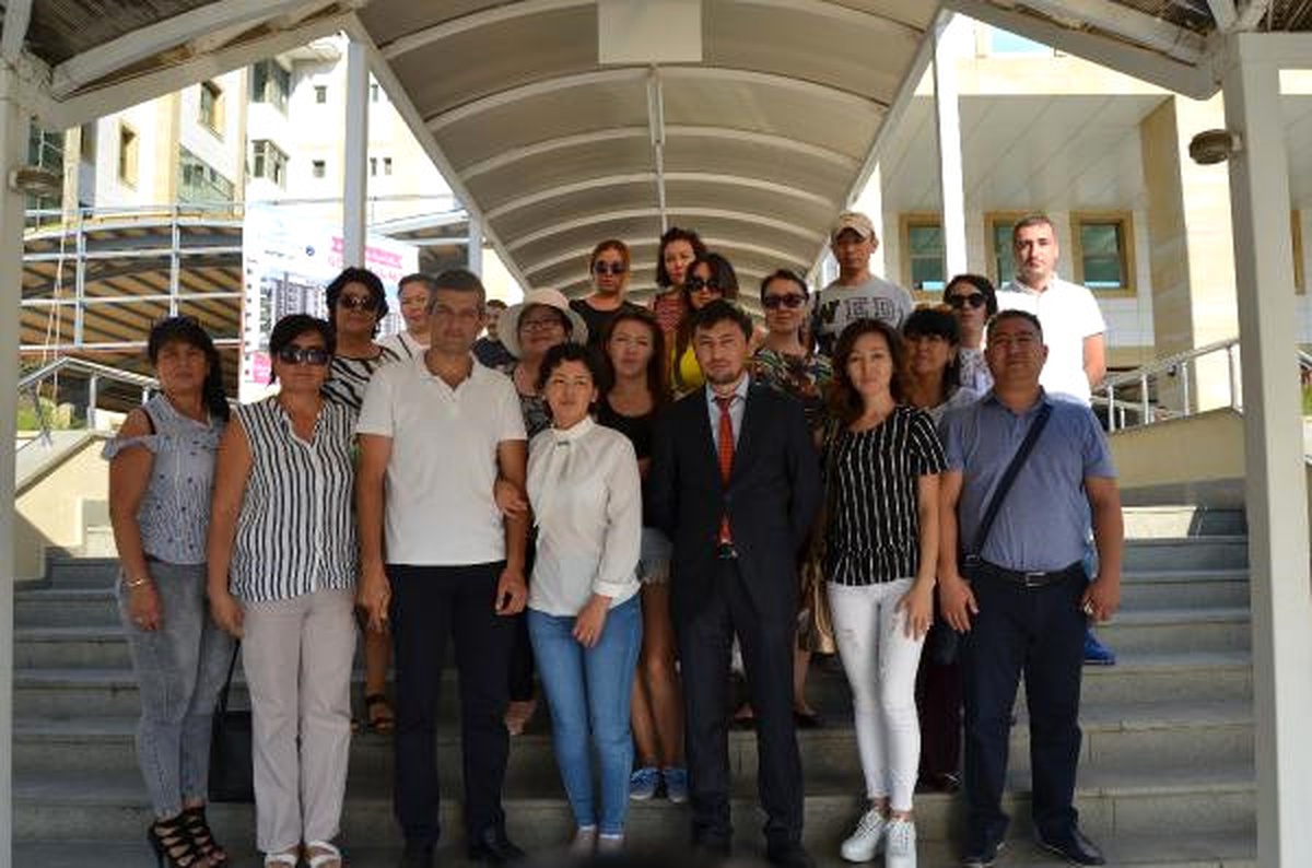 Antalya\'da Kırgız Kadının Darbedilip Yol Kenarına Atılması