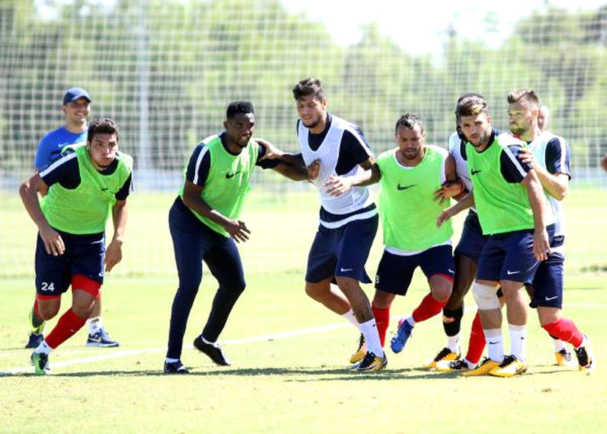 Antalyaspor Teknik Direktörü Çalımbay: Eto\'o Kararı Bir An Önce Verilmeli (2)