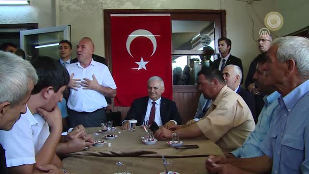 Başbakan Yıldırım\'dan Kahvehane Ziyareti(Ek Bilgilerle)