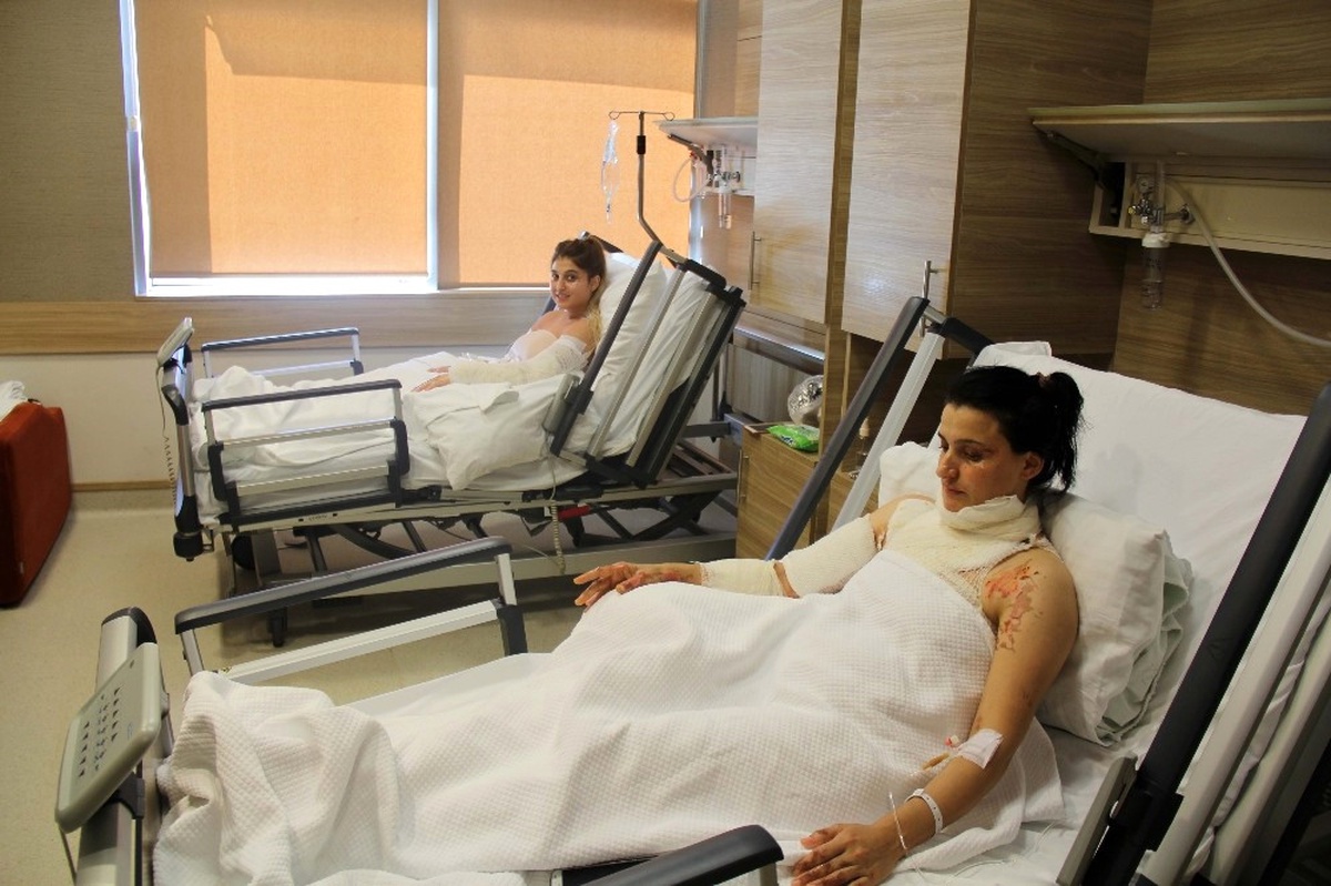 Çayı Isıtmak İçin Yaktıkları Jel Patlayınca Anne ve Kızı Yandı