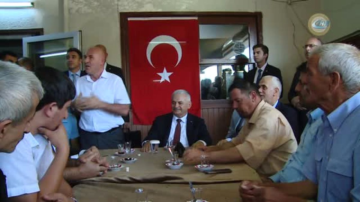 Dha İstanbul -(Ek Görüntü ve Bilgilerle) Başbakan Yıldırım\'dan Kahvehane Ziyareti