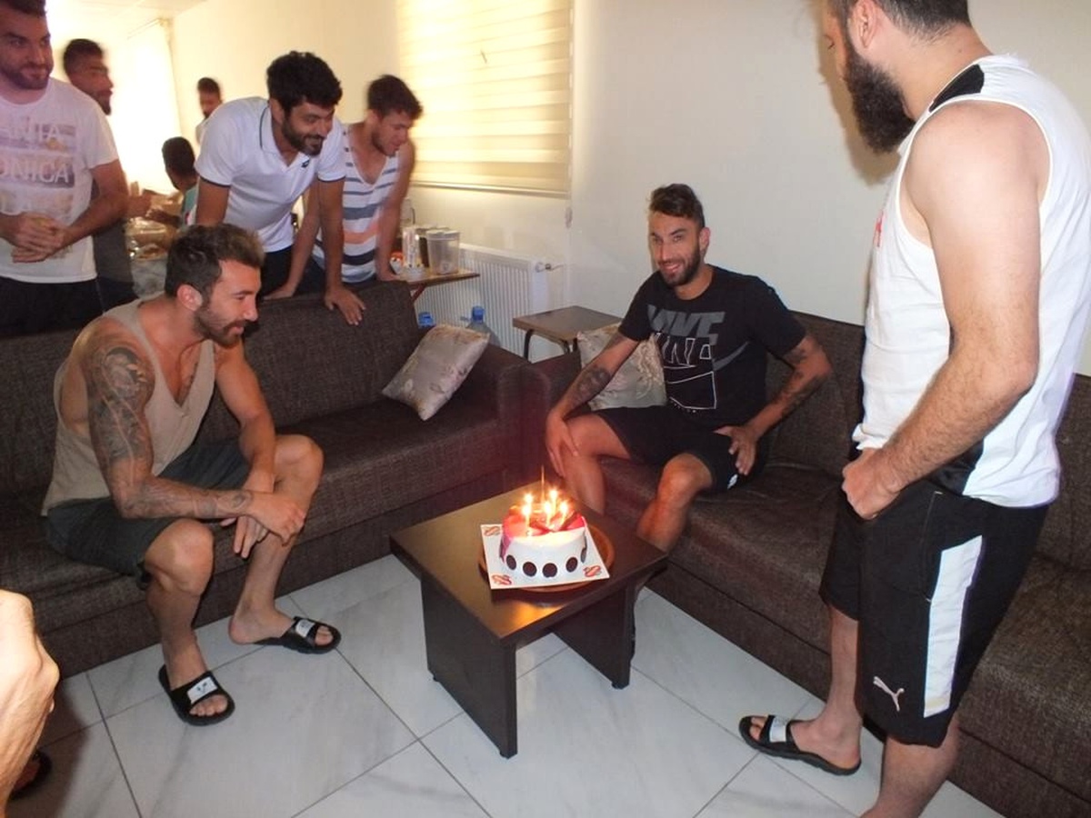 Diyarbekirspor\'da Sürpriz Doğum Günü Kutlaması