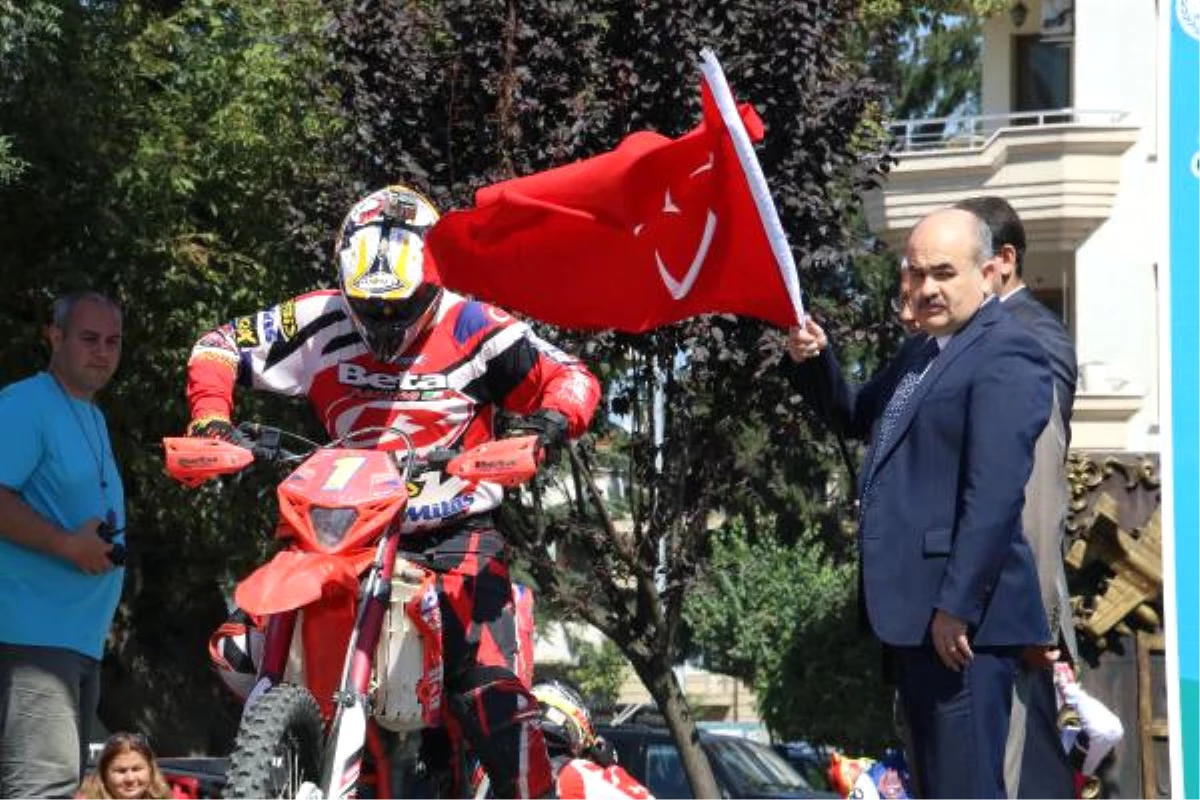 Düzce\'de, \'Yakın Karadeniz Baja Rallisi\' Start Aldı