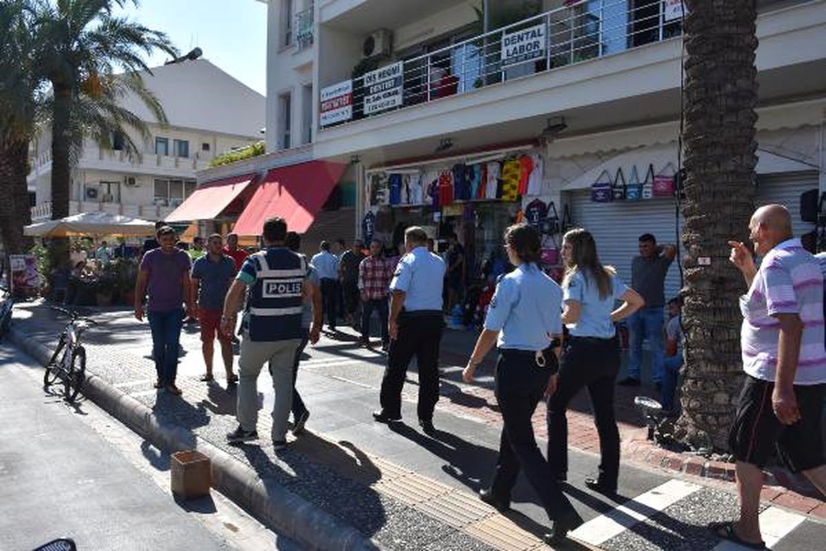 Esnaf, Marka Avukatlarını Protesto İçin Kepenk Kapattı