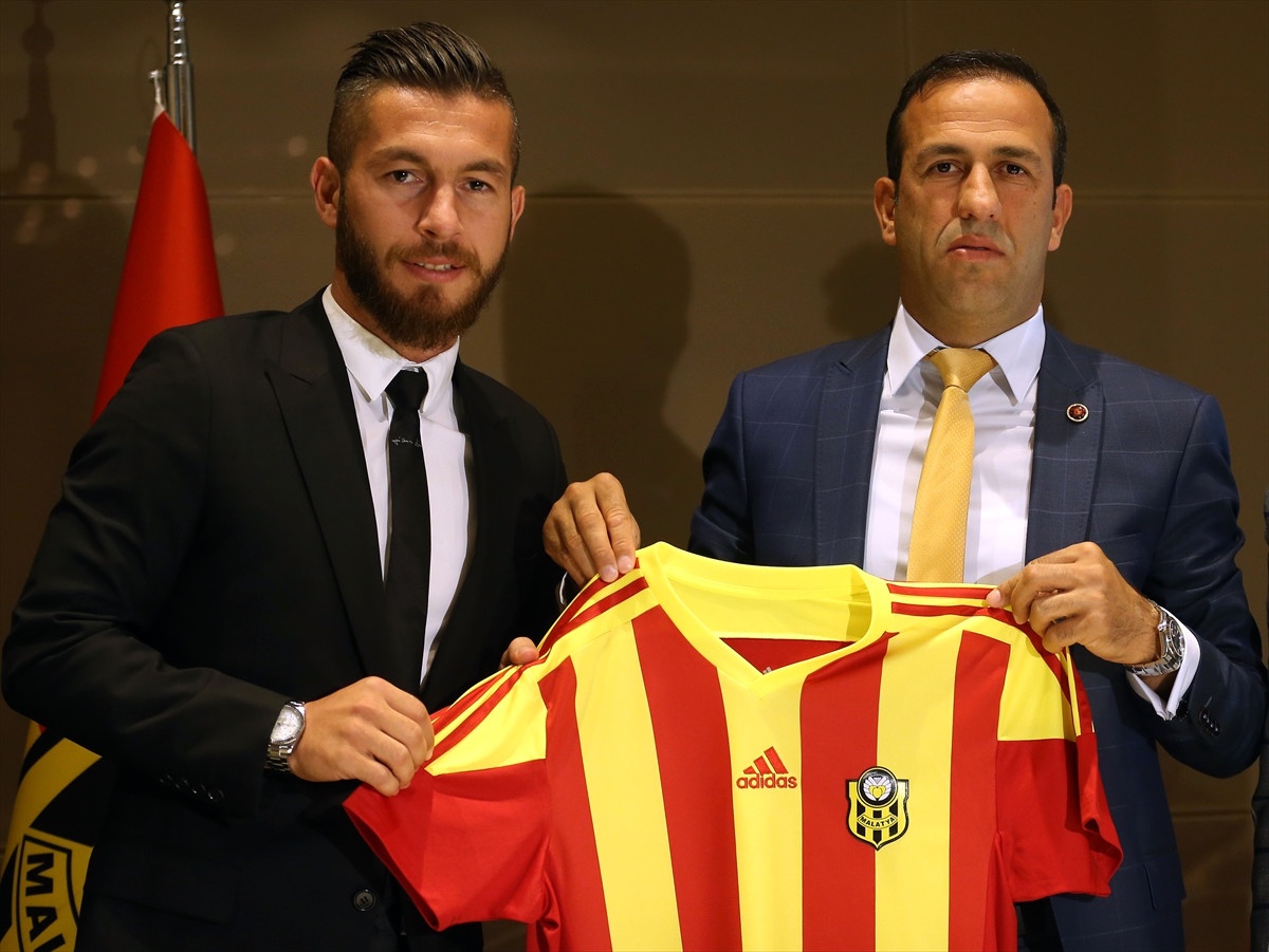 Evkur Yeni Malatyaspor, Adem Büyük\'ü Tanıttı
