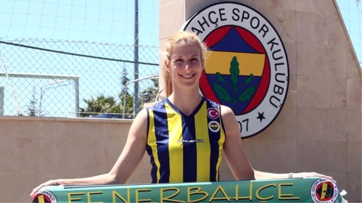 Fenerbahçe Kadın Voleybol Takımı\'na Takviye