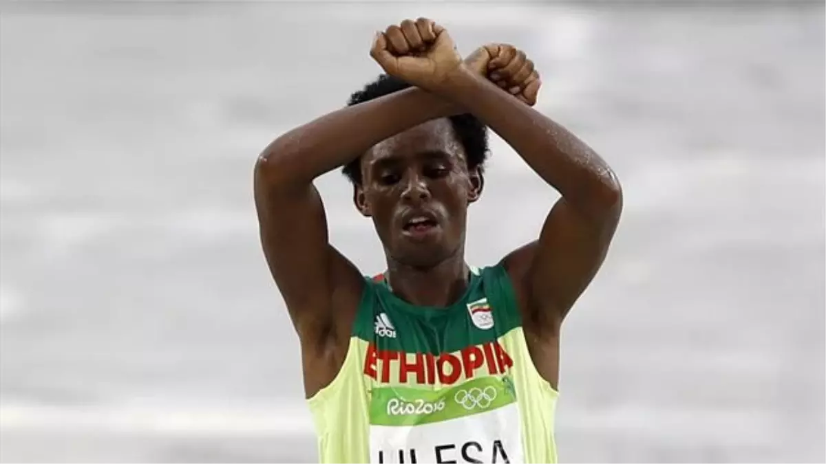 Gümüş Madalyalı Feyisa Lilesa: "Eğer Etiyopya\'ya Dönersem, Hükümet Beni Öldürür"