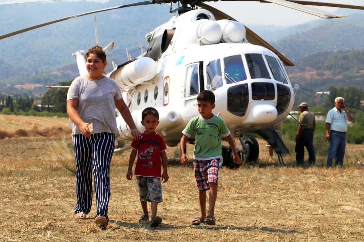 İlk Kadın Yangın Söndürme Pilotundan Alkışlanacak Davranış