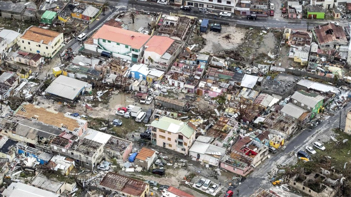 Irma Kasırgası: İki Karayip Adası Tamamen Yerle Bir Oldu