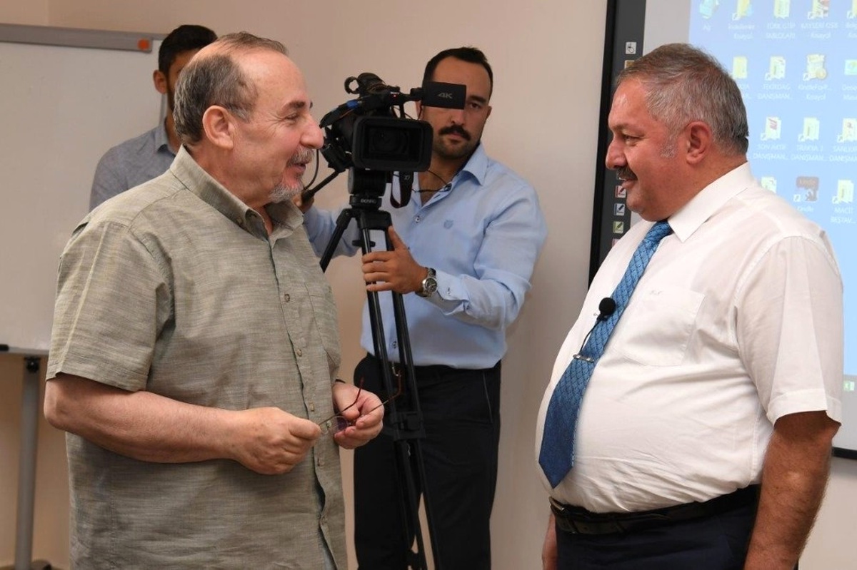 Kayseri Osb Dış Ticaret İstihbarat Merkezi\'nde Sanayicilerle Buluşuldu