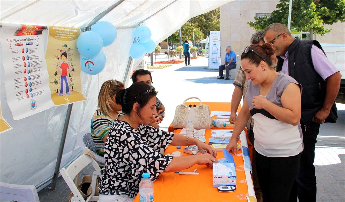 Kırşehir\'de "Sağlıklı Yaşam" Çadırı Kuruldu