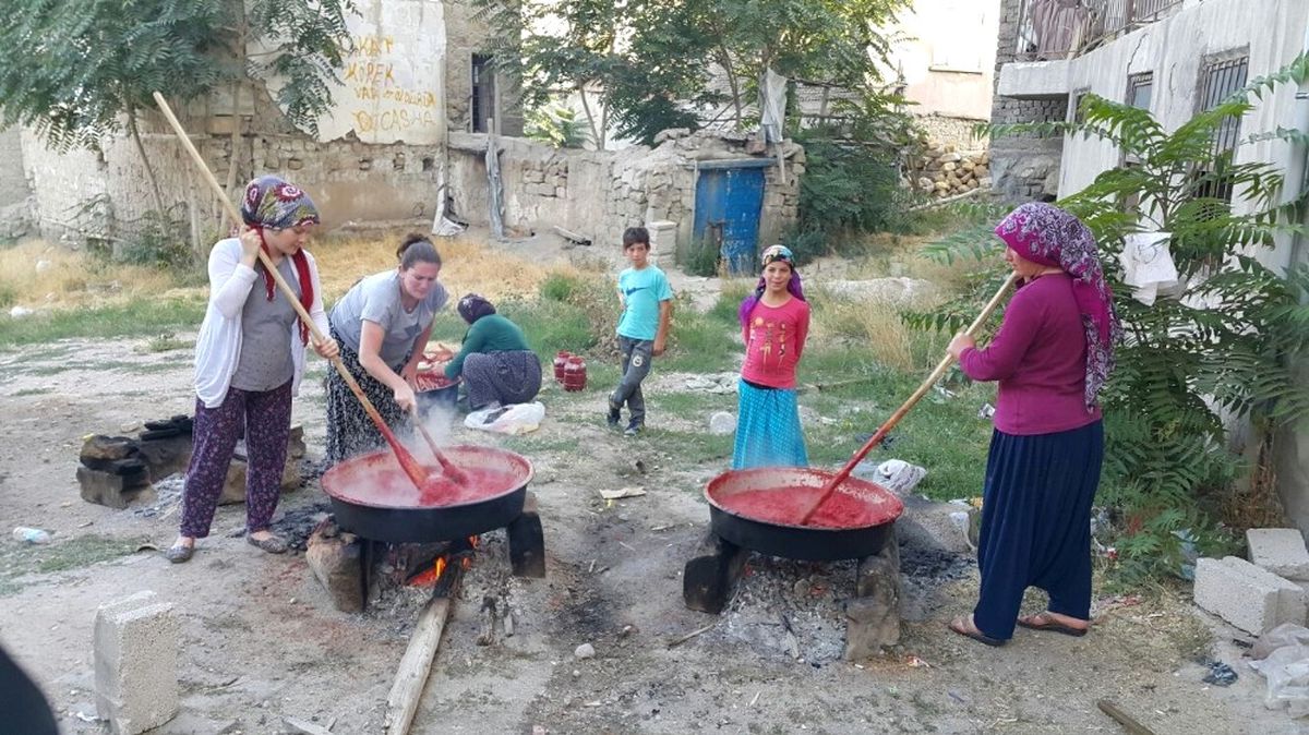 Kışlık Salça Yapımı Başladı