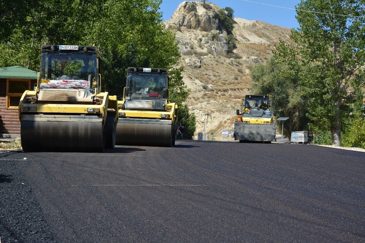 Korkuteli Alâeddin Mahallesine Sıcak Asfalt