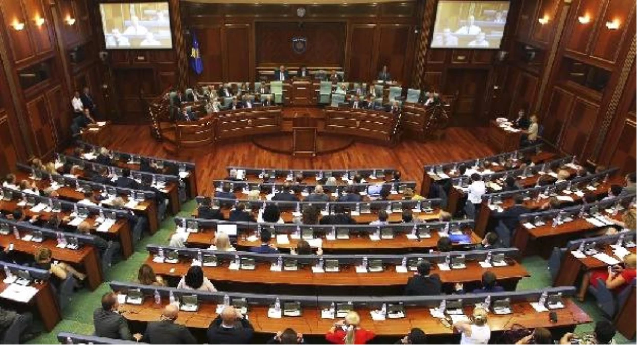 Kosova\'da 3 Ay Sonra Yeni Meclis Başkanı Seçildi