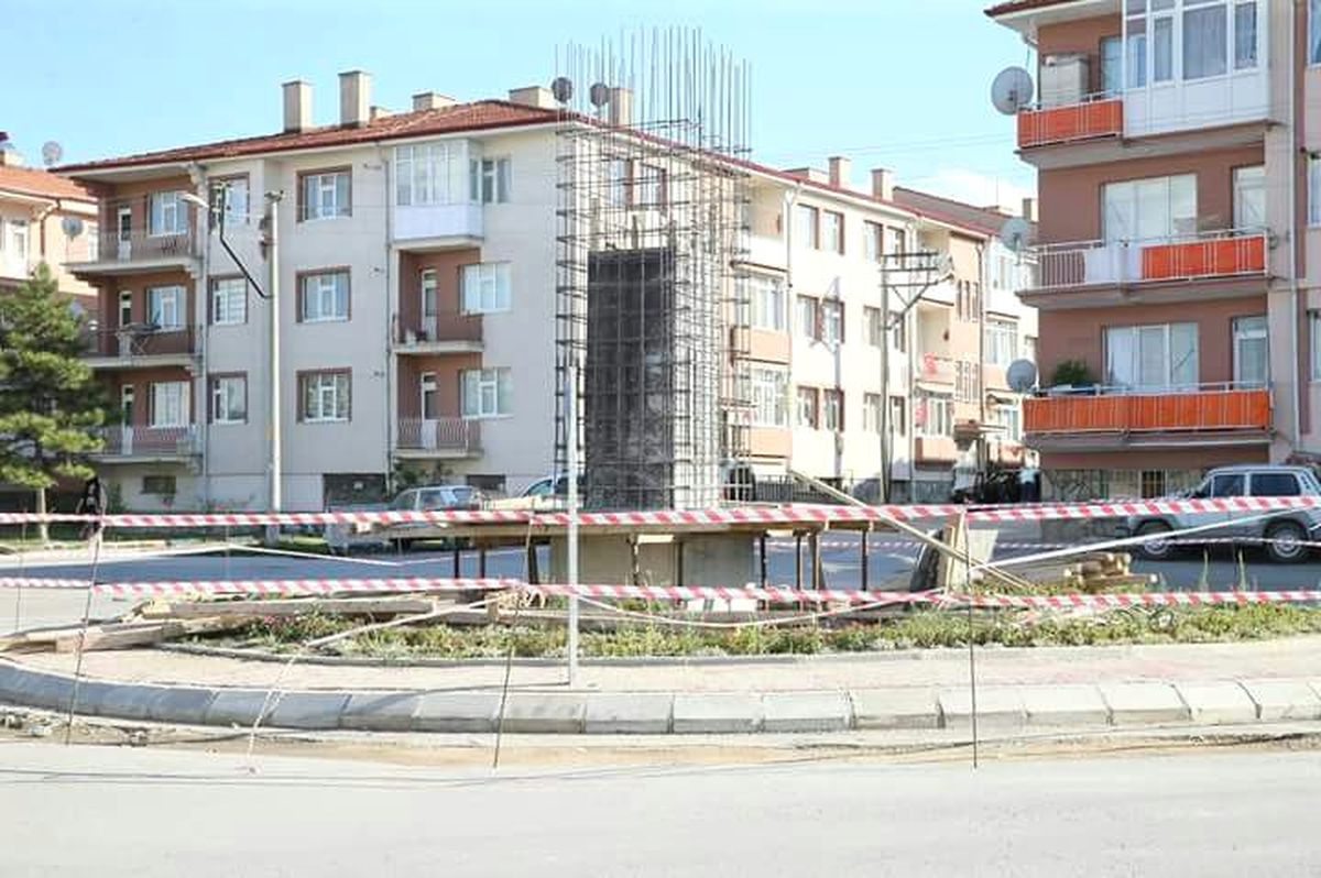 Kütahya Belediyesinden 2 Yeni Saat Kulesi