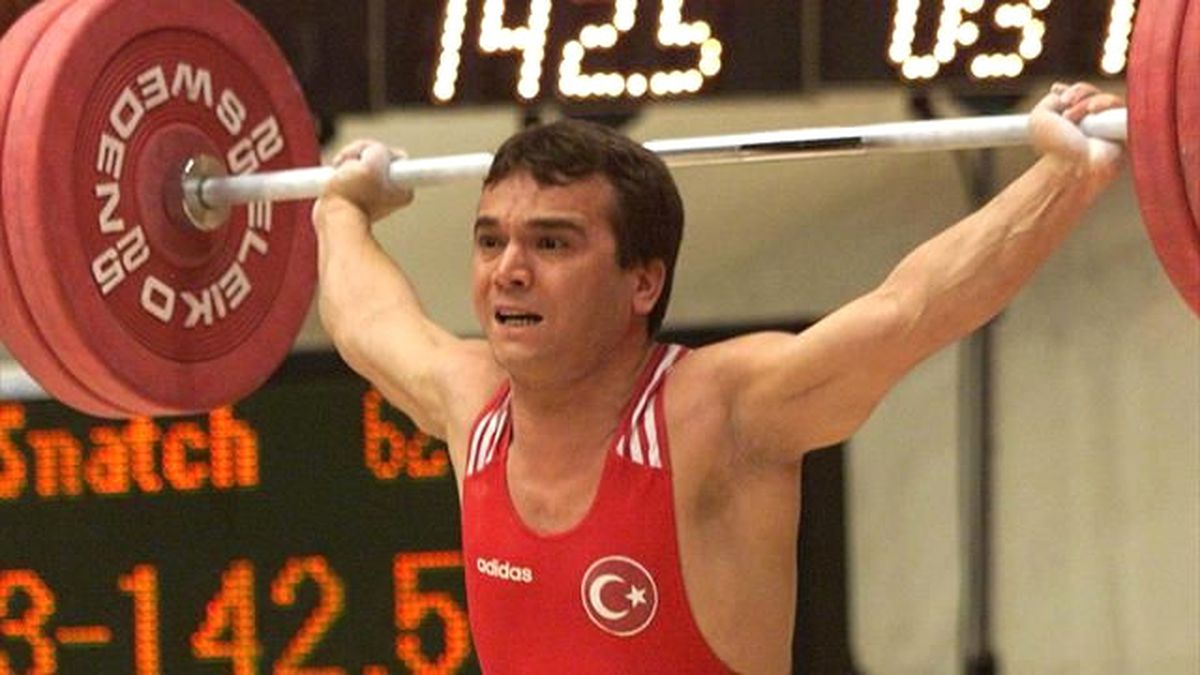 Naim Süleymanoğlu\'ndan Altyapı Eleştirisi