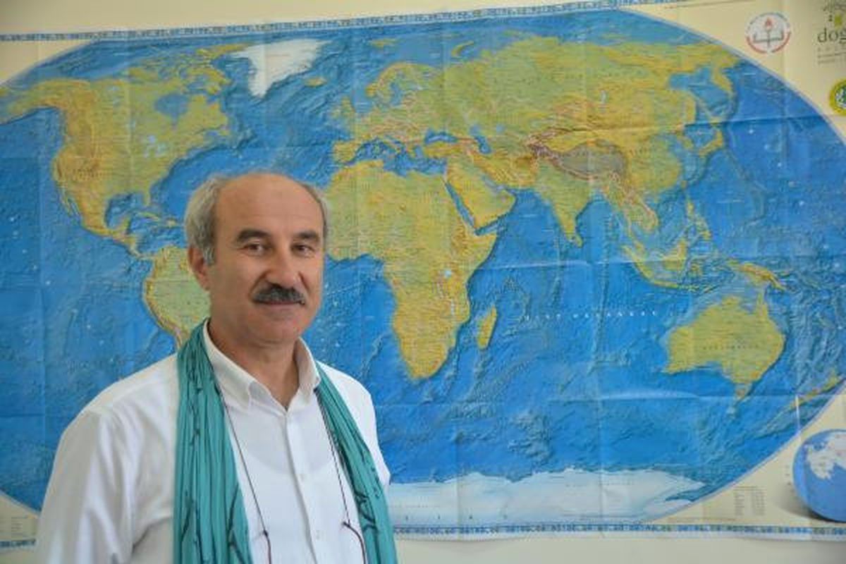 Prof.dr. Sarı: Marmara Denizi\'nde Alg Patlaması Balık Üretimini Artırdı
