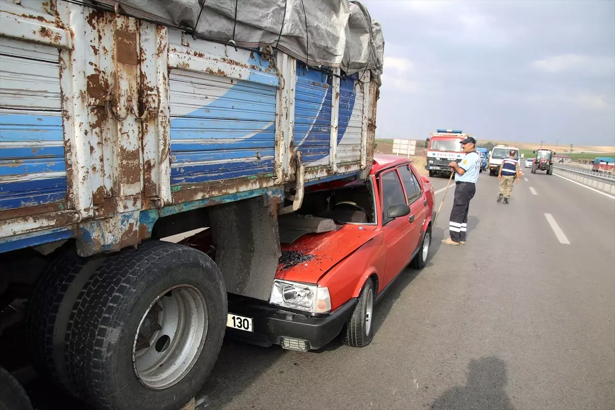 Şarkışla\'da Trafik Kazası: 4 Yaralı