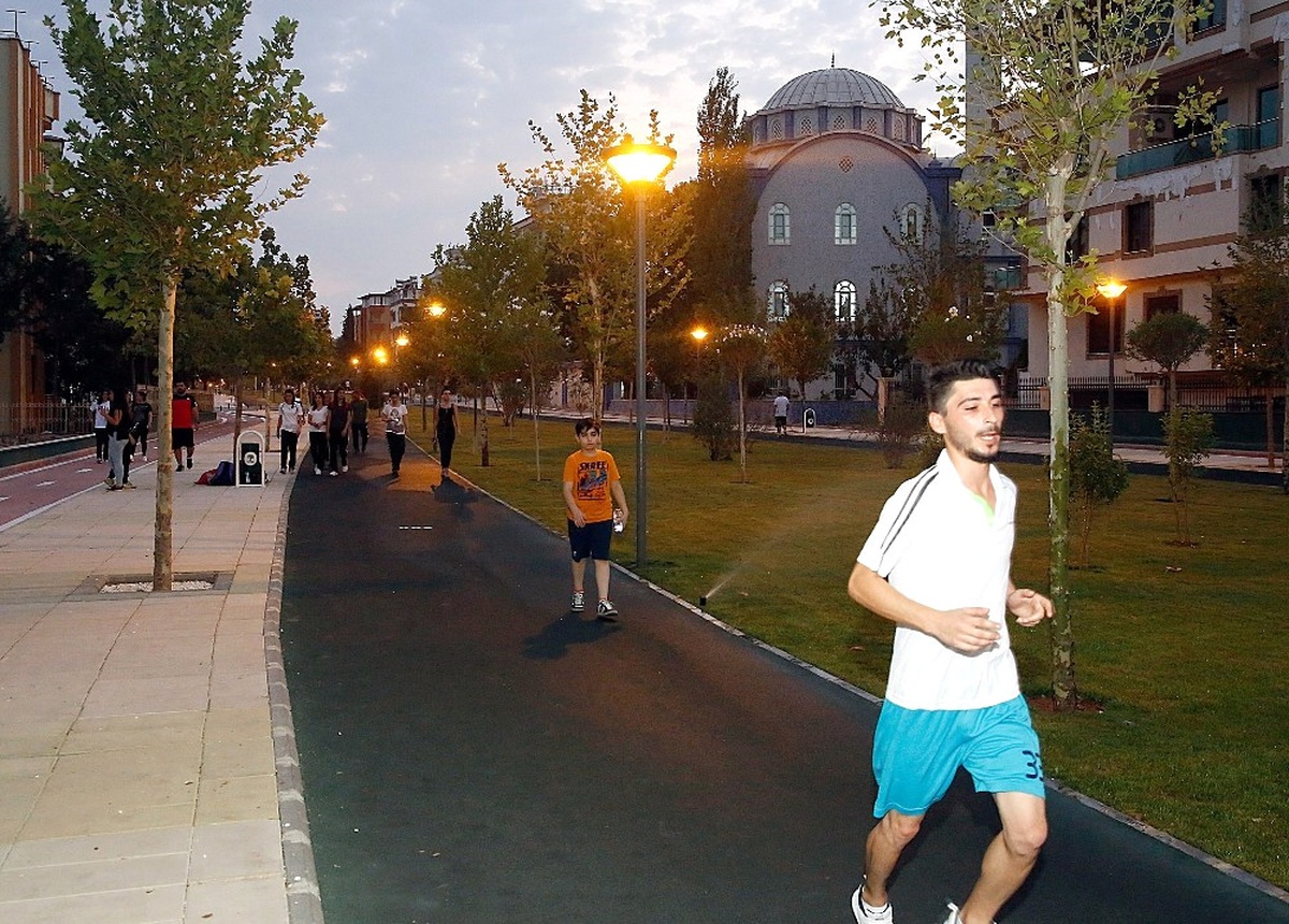 Şehitkamil\'de Eğitimenler Kontrolünde Spor Büyük İlgi Görüyor