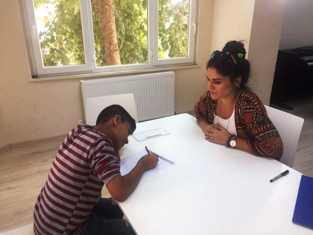 Sosyal Etkinlik Merkezi Öğrencileri Psikolog Kontrolünde Çalışıyor