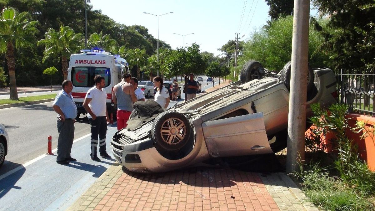 Takla Atan Araçtan Burnu Bile Kanamadan Çıktılar