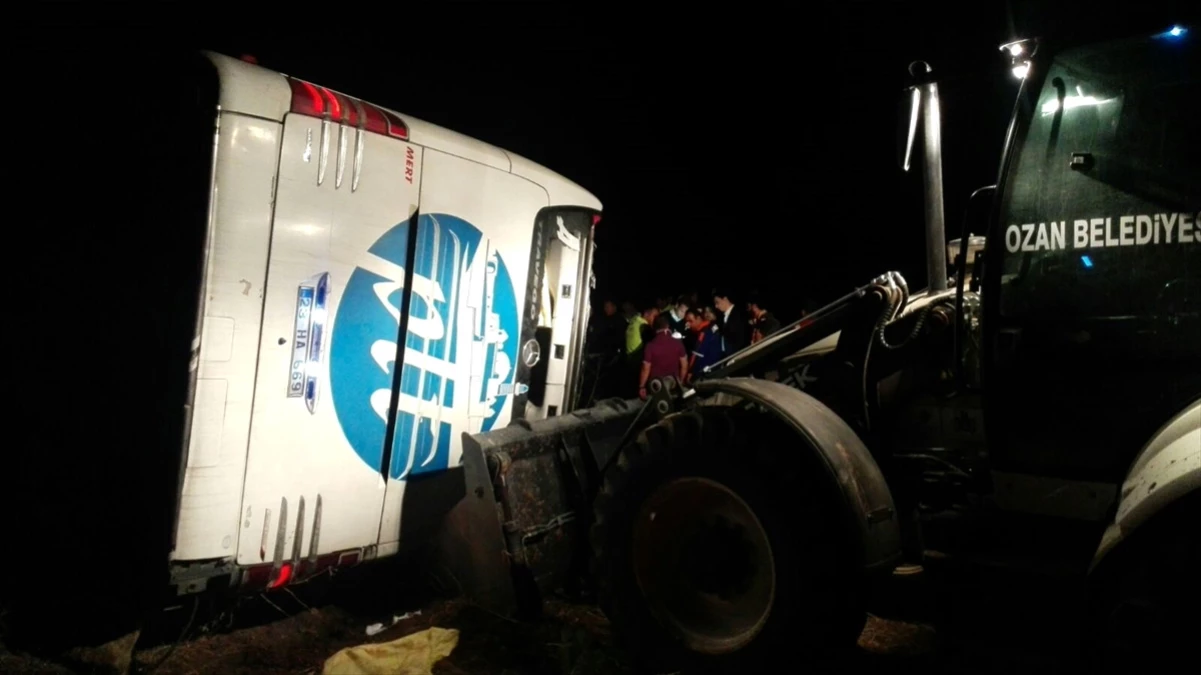 Yozgat\'ta Yolcu Otobüsü Devrildi: 3 Ölü, 43 Yaralı