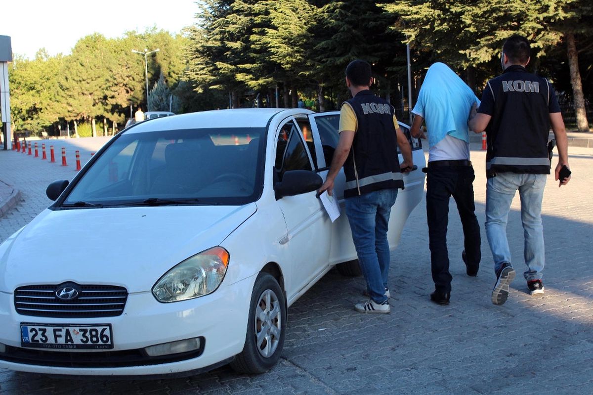 3 İlde Sigara Kaçakçılarına Operasyon: 16 Gözaltı