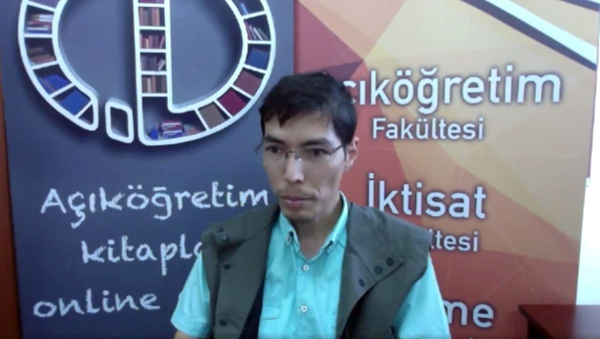 Açıköğretim Öğrencileri Hocaları ile Sosyal Medyada Buluşuyor