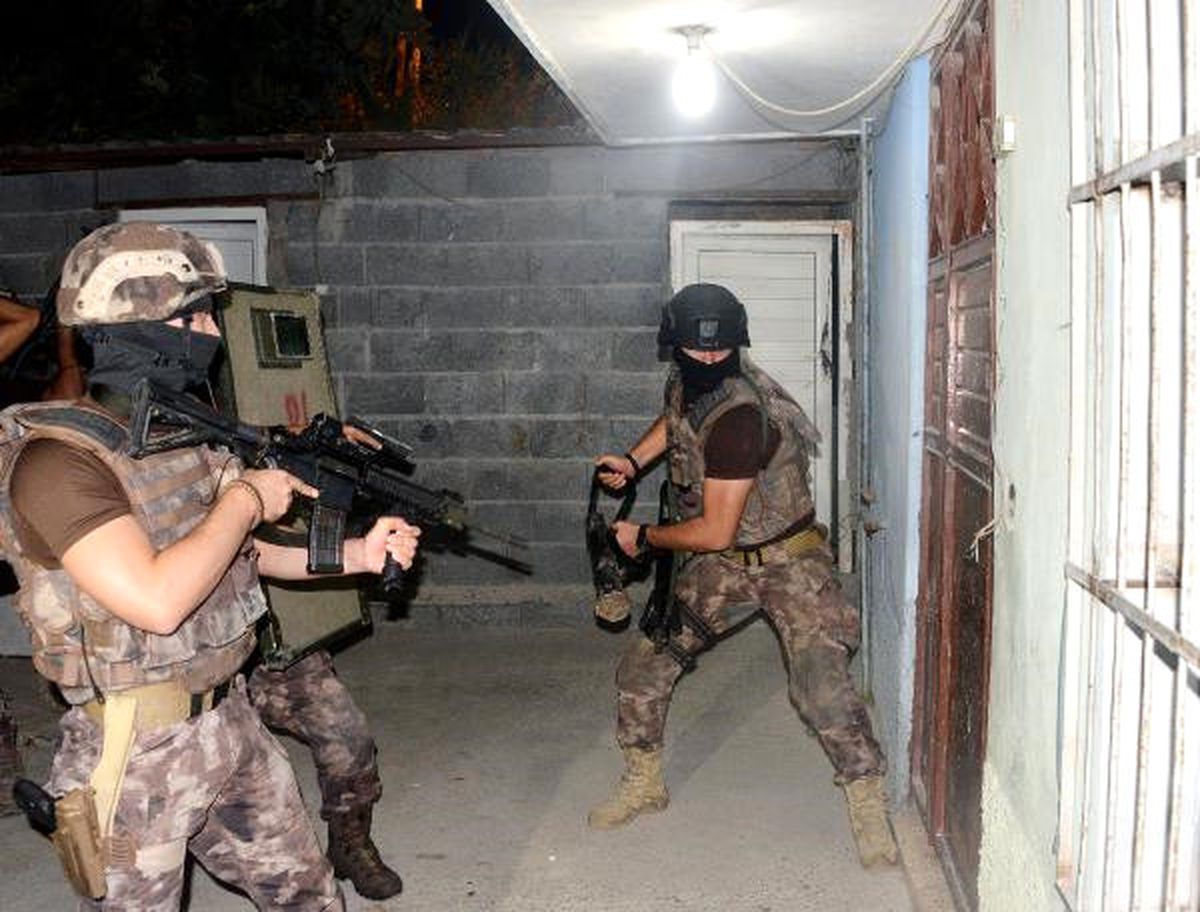 Adana\'da Hava Destekli Deaş Operasyonu: 3 Gözaltı
