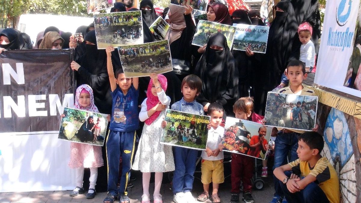 Arakan\'daki Saldırılar, Batman\'da Protesto Edildi