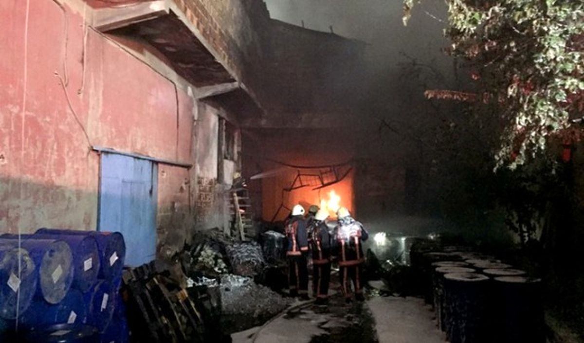 Arnavutköy\'de Fabrika Yangını