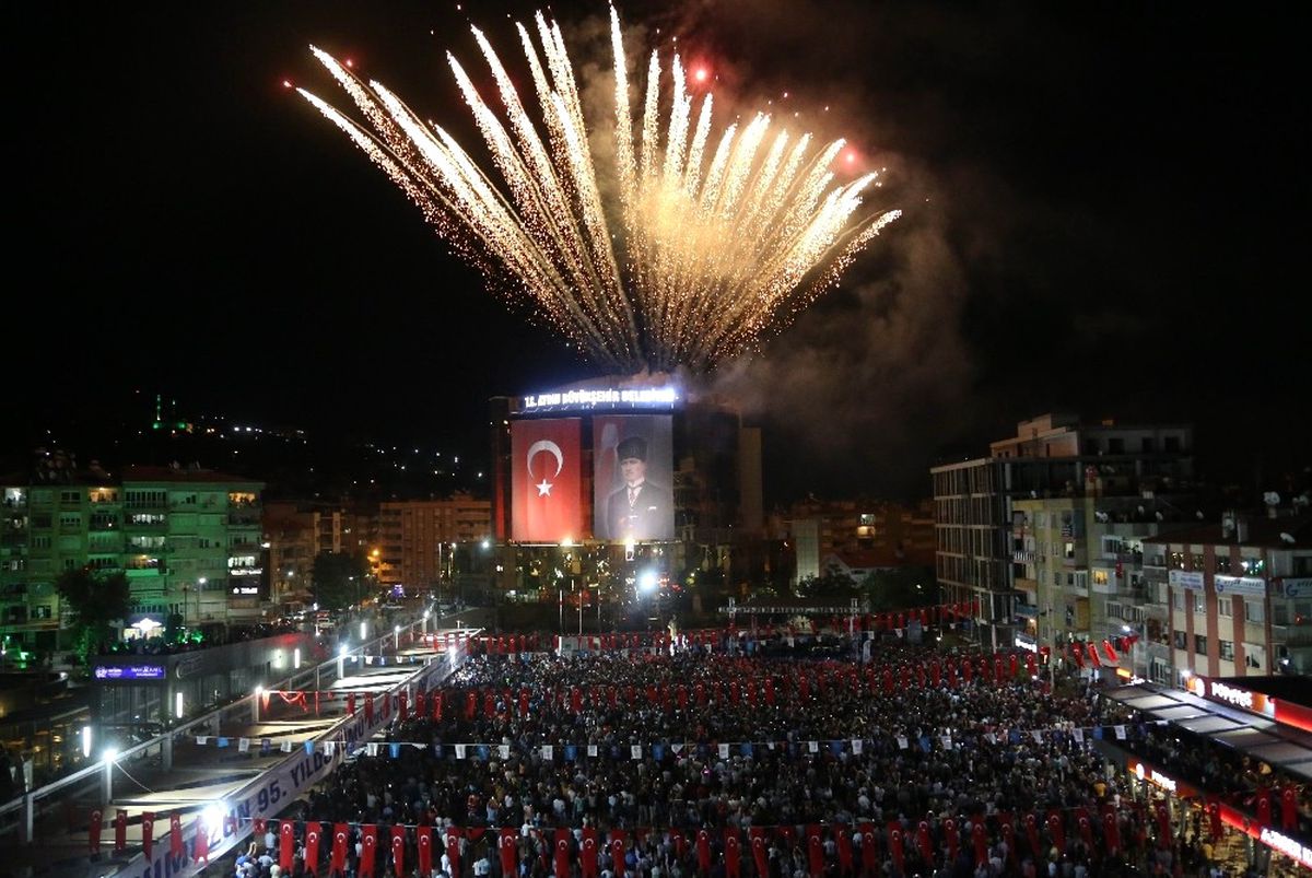 Aydın Kurtuluşunu Haluk Levent ile Kutladı