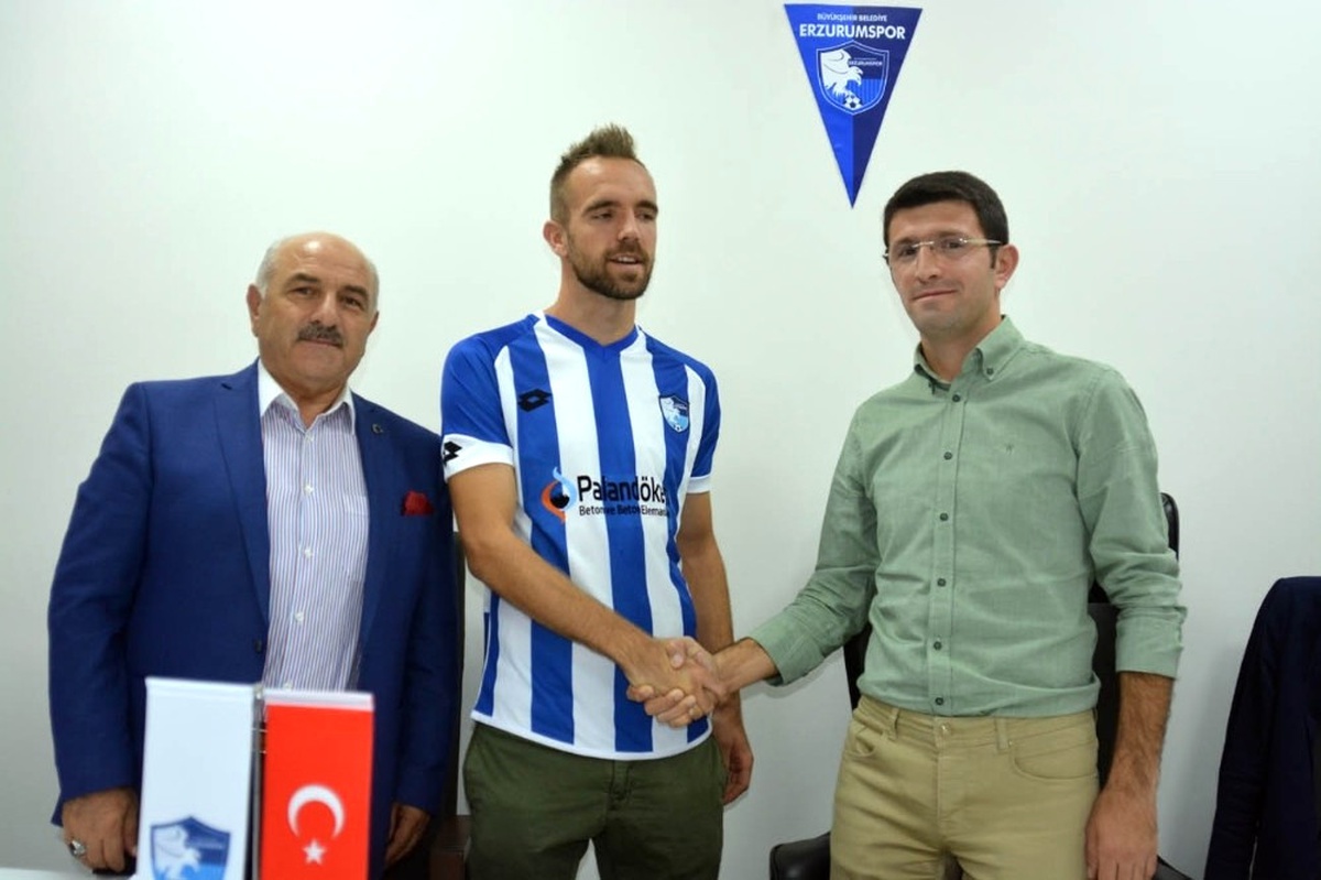 B.b.erzurumspor\'a Slavia Prag\'dan Yıldız Transfer