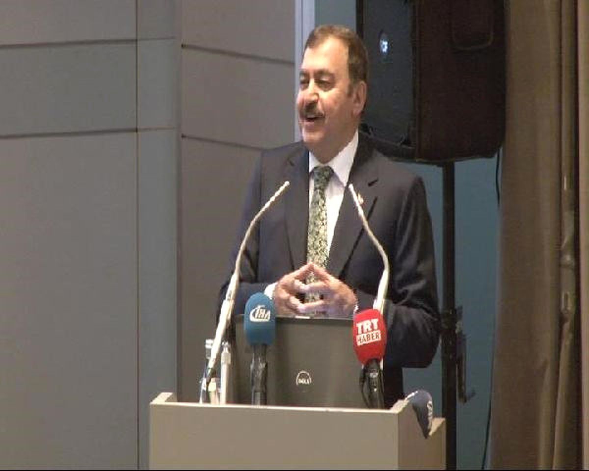 Bakan Eroğlu\'nun Esprileri Akademisyenleri Sık Sık Güldürdü