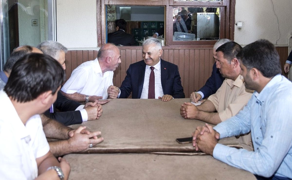 Başbakan Yıldırım: "Ülkesini Milletini Cümle Aleme Şikayet Eden Siyasetçiler Var"