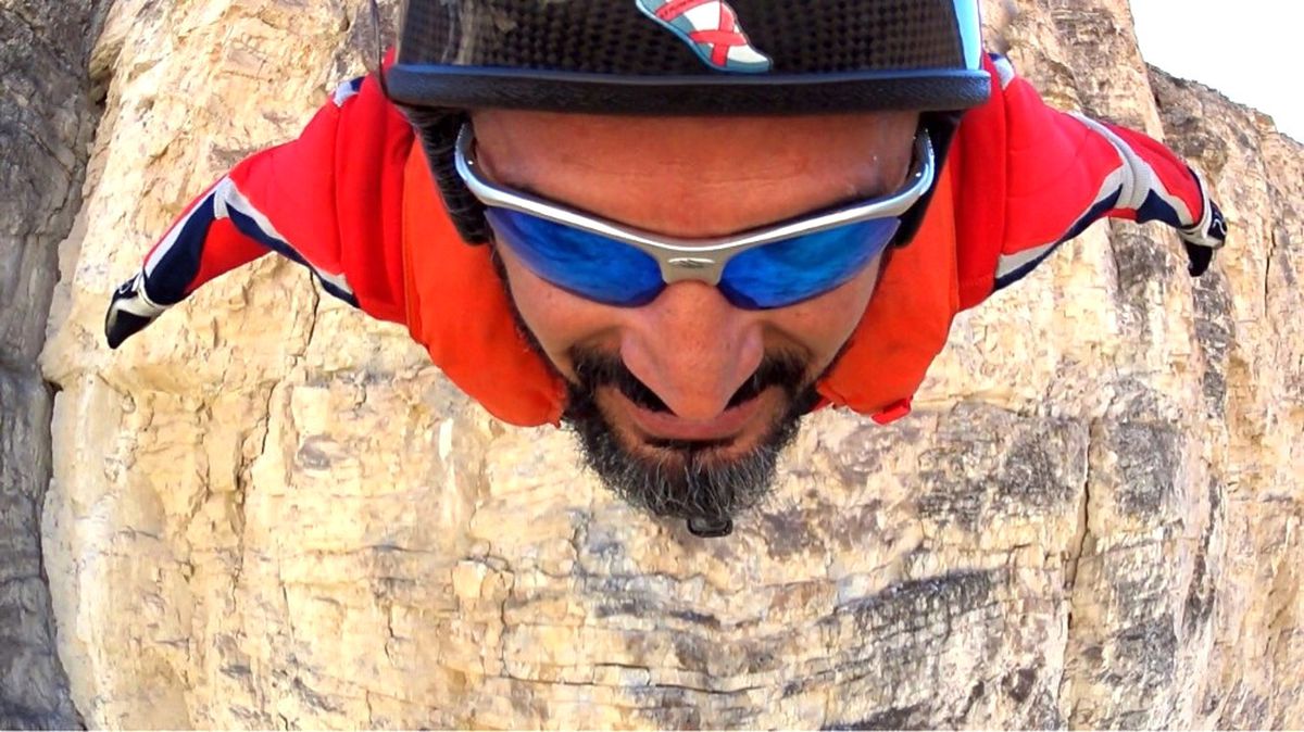 Base Jump Sporcusu Koçak, Önüne Çıkan Her Yerden Atlamak İstiyor