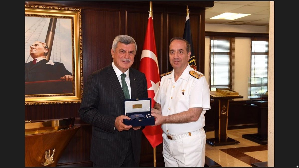 Başkan Karaosmanoğlu\'ndan Komutanlara Ziyaret