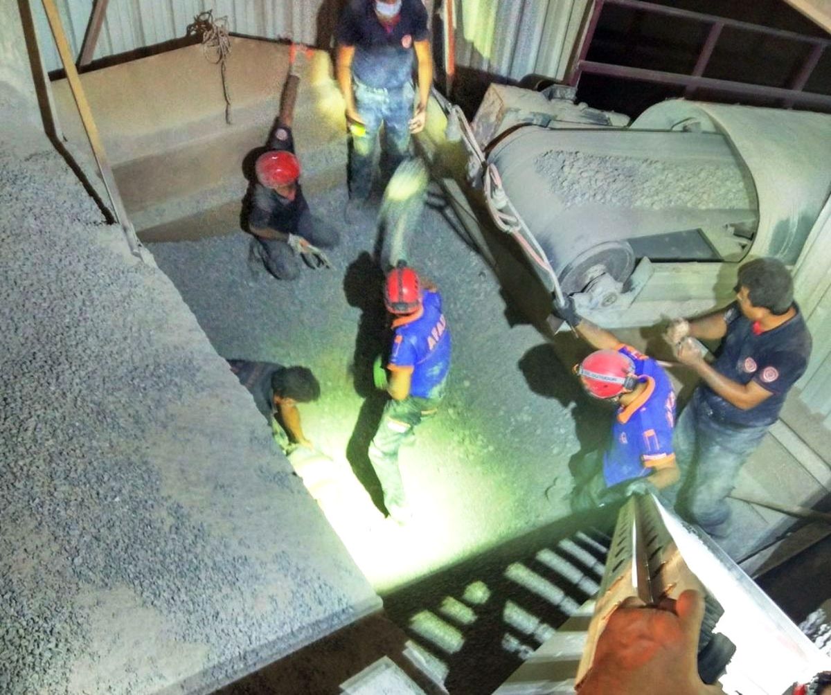Döktüğü Çakılın Altından Can Verdi