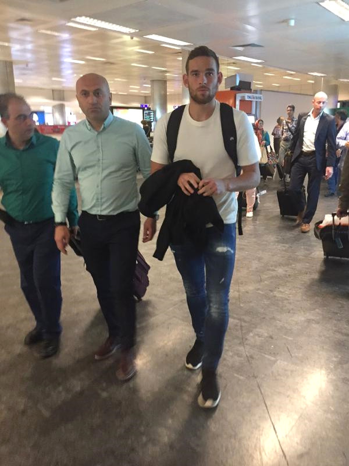 Fenerbahçe\'nin Yeni Forveti Janssen İstanbul\'da
