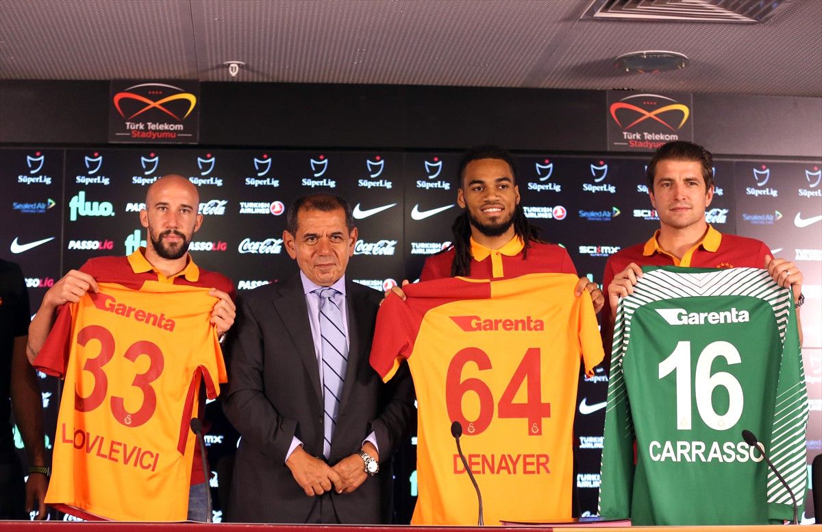 Galatasaray Yeni Transferlerini Tanıttı
