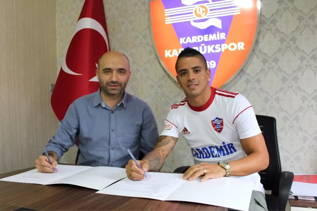 Karabükspor, Trabzonspor\'dan Ibanez\'i Renklerine Kattı